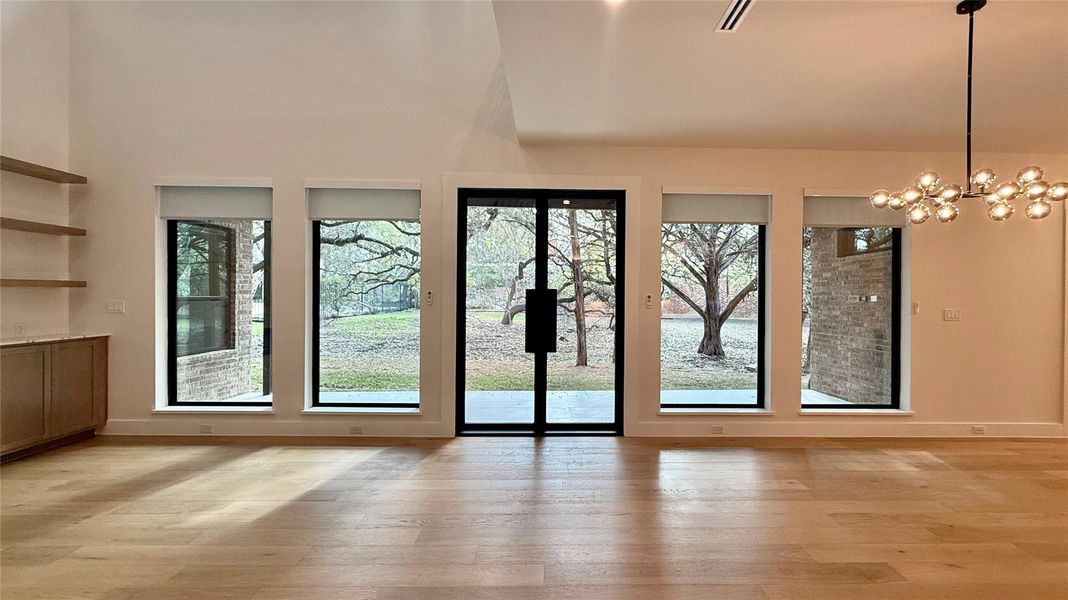 Spacious, unfurnished interior of a new home in , San Antonio (Image 18).