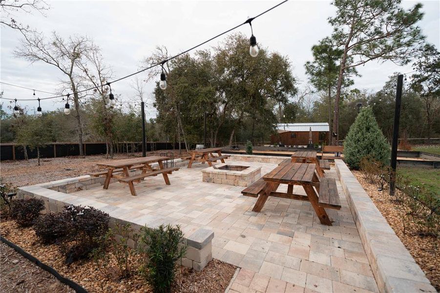 Community amenities in , Bronson (Image 35).