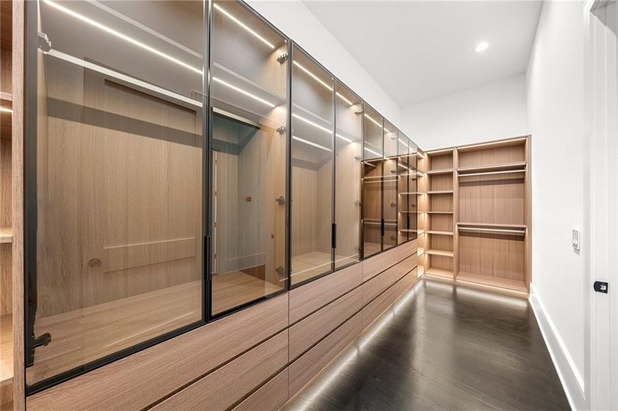 Image 83 of a home in .