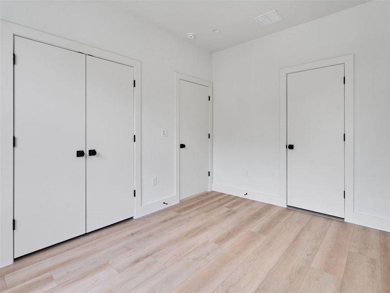 Spacious, unfurnished interior of a new home in , Austin (Image 26).
