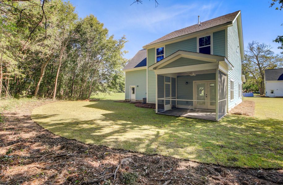 Exterior details and patio area of a home in , Charleston (Image 18).