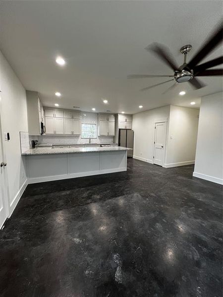 Spacious, unfurnished interior of a new home in , Greenville (Image 7).