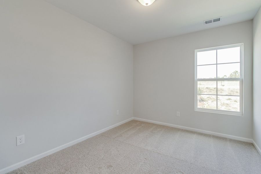 Spacious, unfurnished interior of a new home in Astoria, Columbia (Image 27).