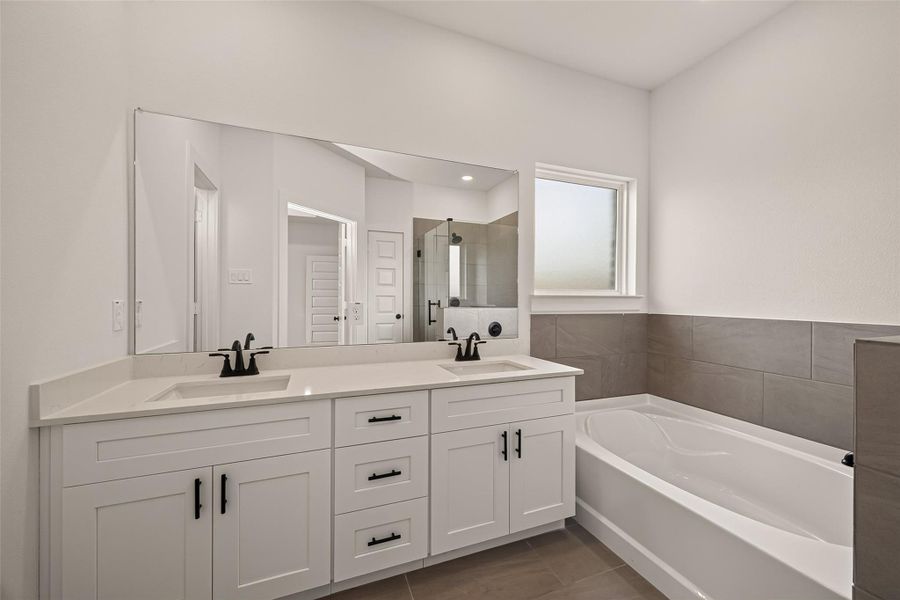 Furnished interior view inside a new home in Foxtail Palms, Manvel (Image 5). Furnished interior view inside a new home in Foxtail Palms, Manvel (Image 5).