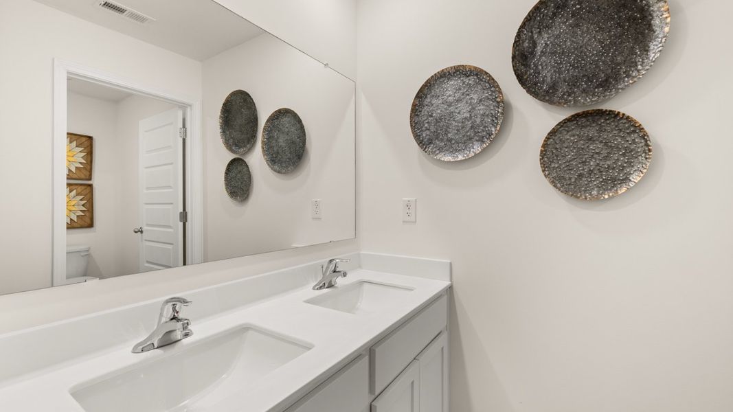 Representative furnished interior of a home built from the Hayden by D.R. Horton in Poplar Preserve, Newnan (Image 25).