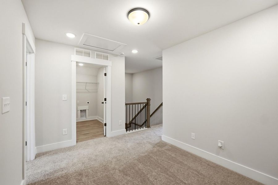 Spacious, unfurnished interior of a new home in Blythe Mill Townhomes, Waxhaw (Image 20).