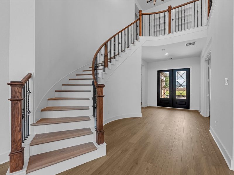 Spacious, unfurnished interior of a new home in Dunham Pointe, Cypress (Image 11). Spacious, unfurnished interior of a new home in Dunham Pointe, Cypress (Image 11).