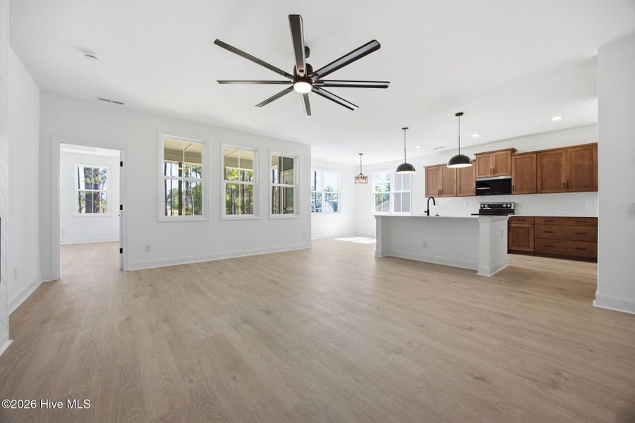 Spacious, unfurnished interior of a new home in Legacy Lakes, Aberdeen (Image 15).