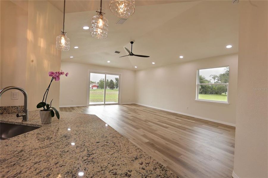 Spacious, unfurnished interior of a new home in , Sebring (Image 21).