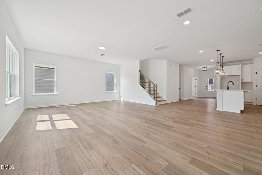 12-web-or-mls-Fetching Pl-S2503-012