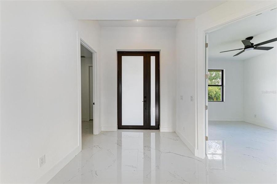 Spacious, unfurnished interior of a new home in , Punta Gorda (Image 24).