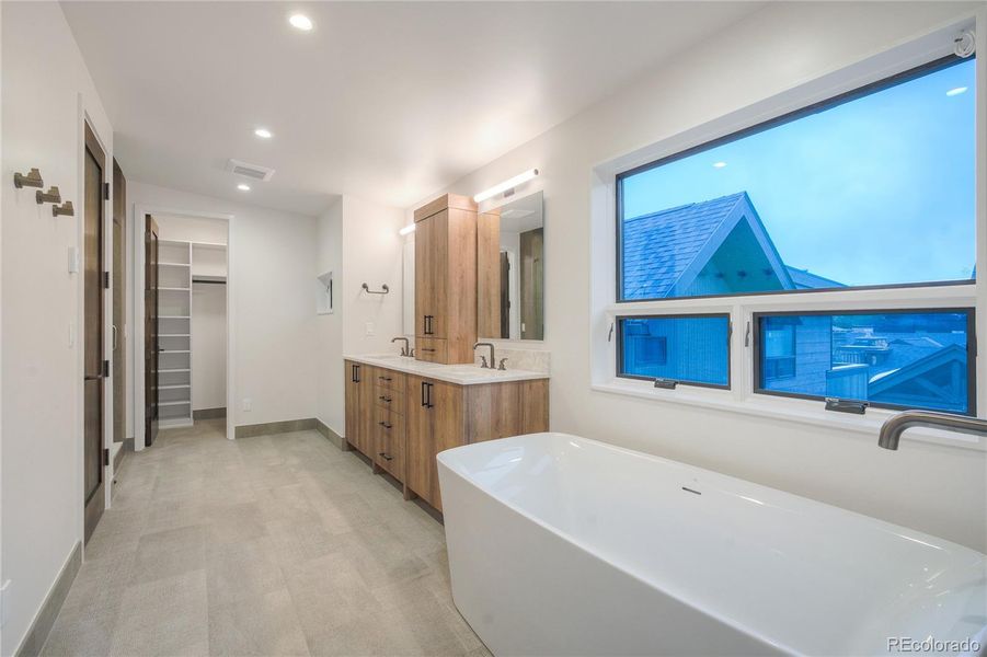 Furnished interior view inside a new home in , Frisco (Image 7).