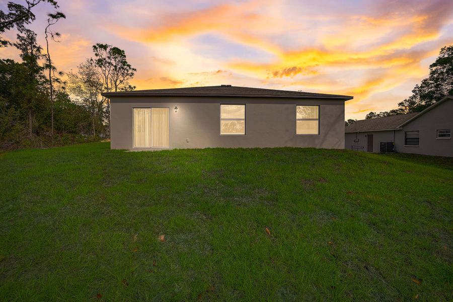 Representative exterior details of a home built from the Oak by Maronda Homes in Coastal Communities, Edgewater (Image 4).
