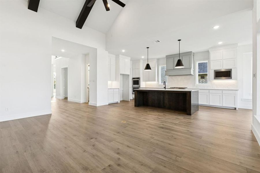 With the perfect open concept design, entertaining is a breeze in our Pembrooke II floor plan.
