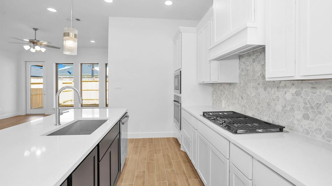 Furnished interior view inside a new home in Cross Creek West, Fulshear (Image 7).