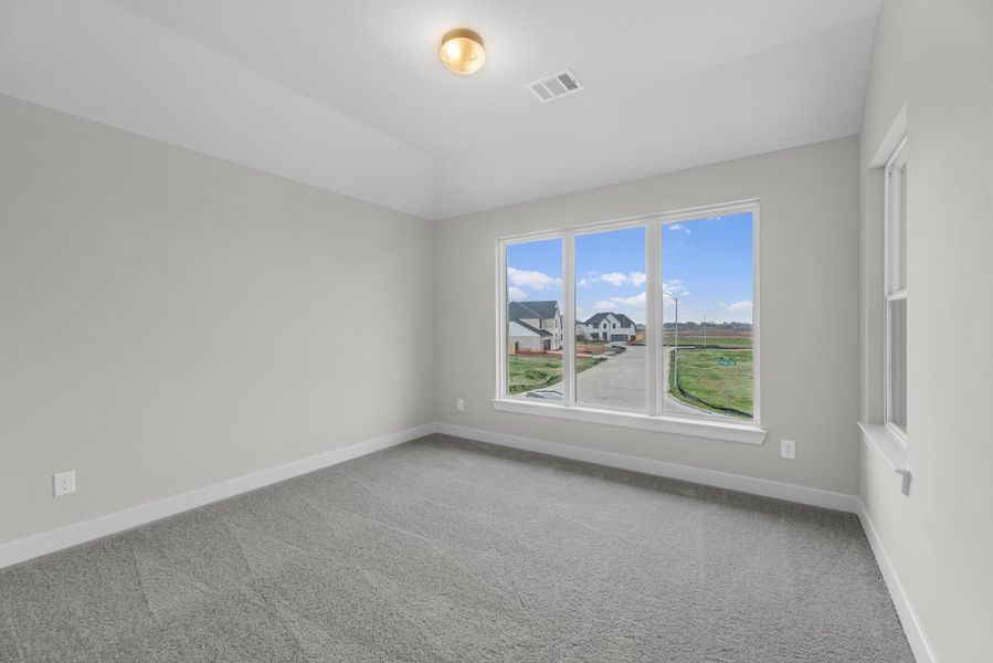 Spacious, unfurnished interior of a new home in Wolf Ranch, Georgetown (Image 19).