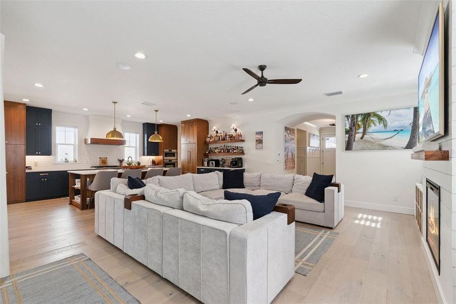 Furnished interior view inside a new home in Oakland Park, Winter Garden (Image 15).