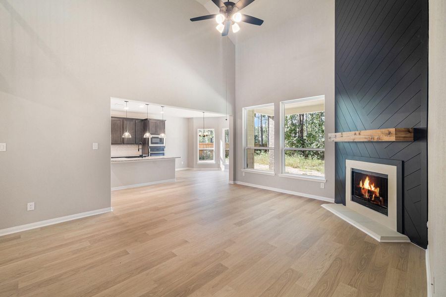 Spacious, unfurnished interior of a new home in Deer Pines, Conroe (Image 15).