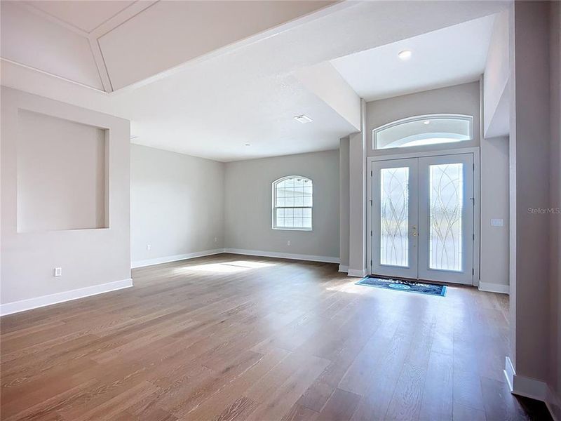 Spacious, unfurnished interior of a new home in Hampton Lakes, Sarasota (Image 45). Spacious, unfurnished interior of a new home in Hampton Lakes, Sarasota (Image 45).