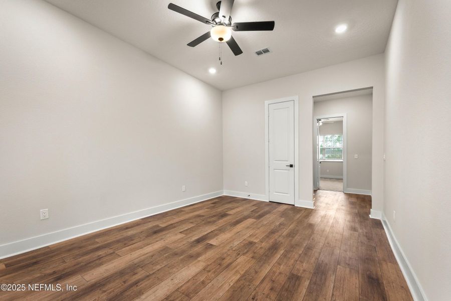 Spacious, unfurnished interior of a new home in , Hilliard (Image 15).