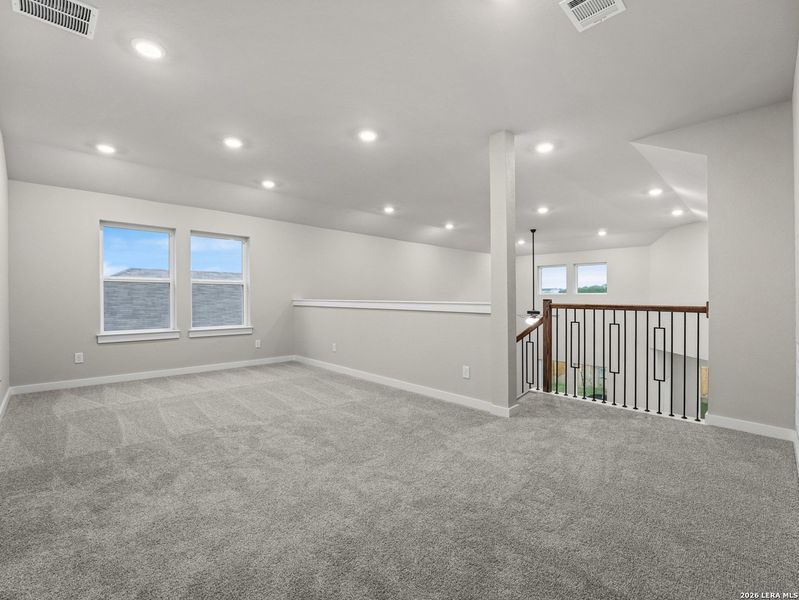 Spacious, unfurnished interior of a new home in Saddle Creek Ranch, Cibolo (Image 26).