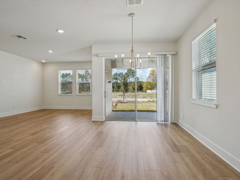 Spacious, unfurnished interior of a new home in Ridgehaven - Signature Series, Ormond Beach (Image 9).