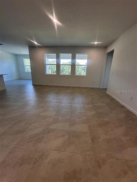 Spacious, unfurnished interior of a new home in Rainwood, Groveland (Image 9).