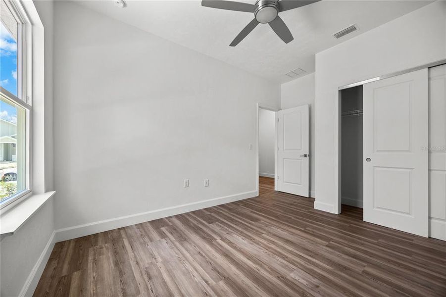 Spacious, unfurnished interior of a new home in , Gainesville (Image 21).