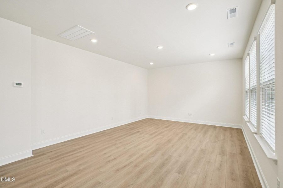 16-web-or-mls-Sugar Pne Dr-S0602-016