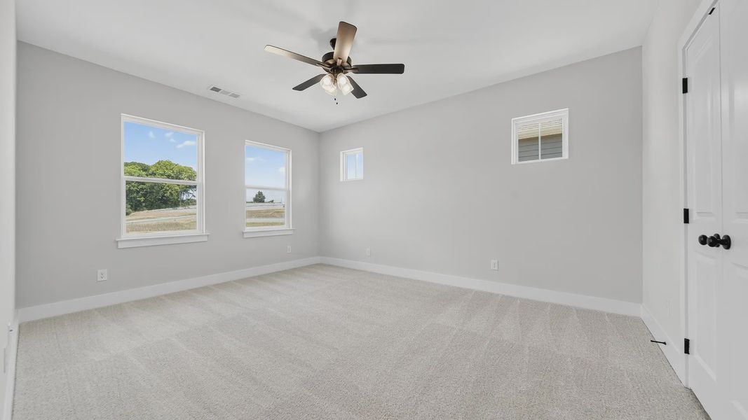 Spacious, unfurnished interior of a new home in McClure Farms, Columbia (Image 43).