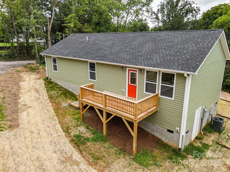 Front exterior of a new home in , Asheville, NC, highlighting curb appeal (Image 22). Front exterior of a new home in , Asheville, NC, highlighting curb appeal (Image 22).