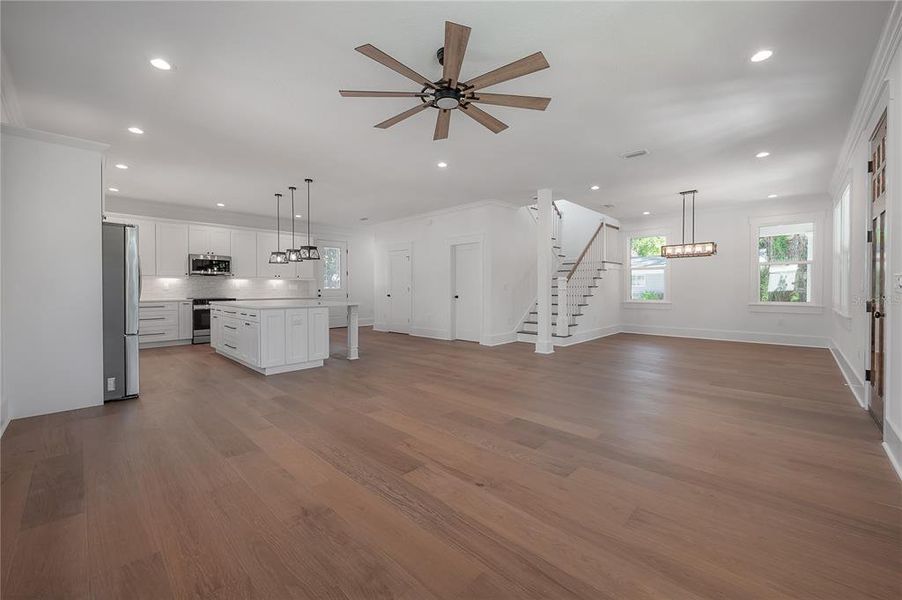 Spacious, unfurnished interior of a new home in , Tampa (Image 37).