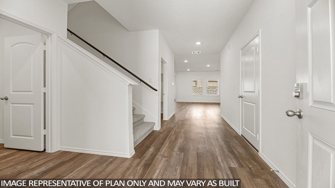Representative unfurnished interior of a home built from the Naples by D.R. Horton in Mill Creek, Magnolia (Image 7).