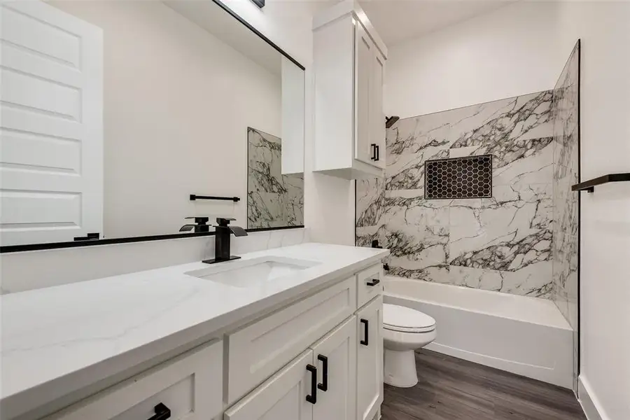 Furnished interior view inside a new home in , Dallas (Image 9).