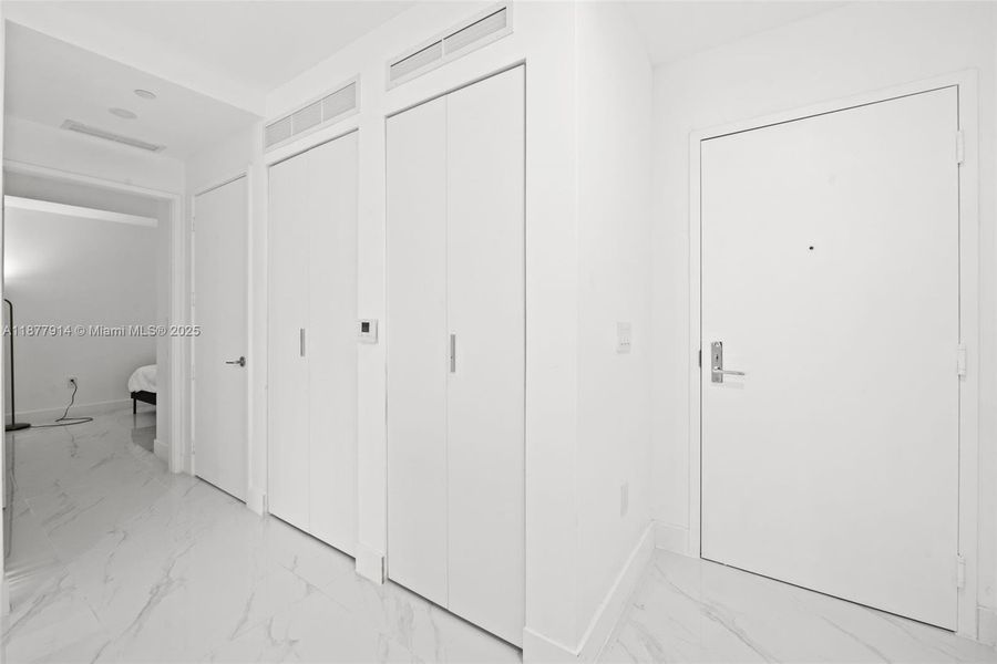 Spacious, unfurnished interior of a new home in Aria Reserve, Miami (Image 20). Spacious, unfurnished interior of a new home in Aria Reserve, Miami (Image 20).