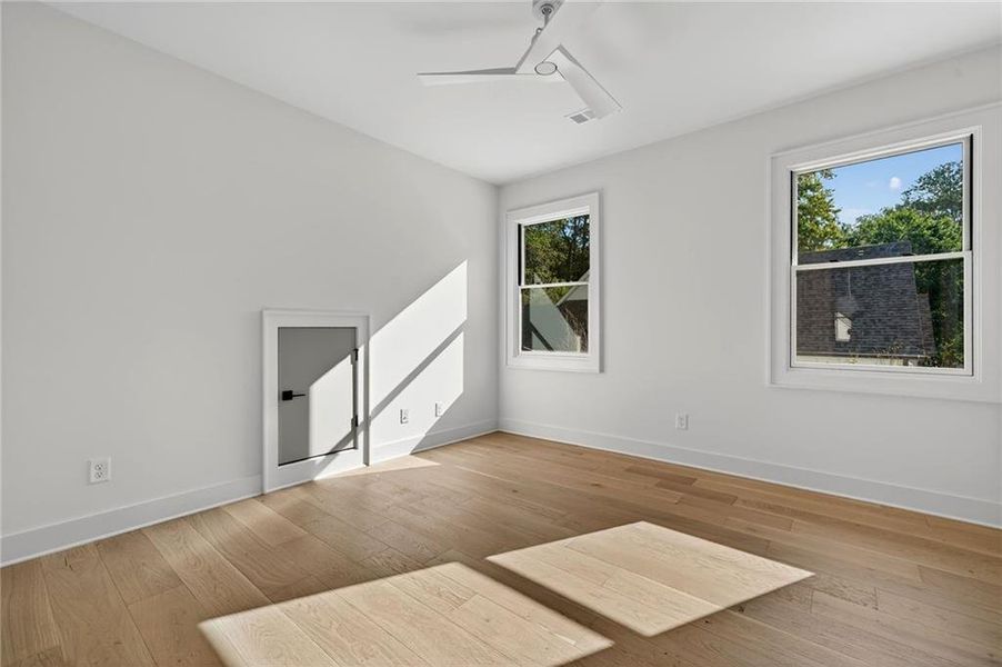 Spacious, unfurnished interior of a new home in , Alpharetta (Image 24).