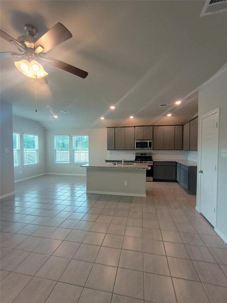 Spacious, unfurnished interior of a new home in Splendora Fields, Splendora (Image 16).