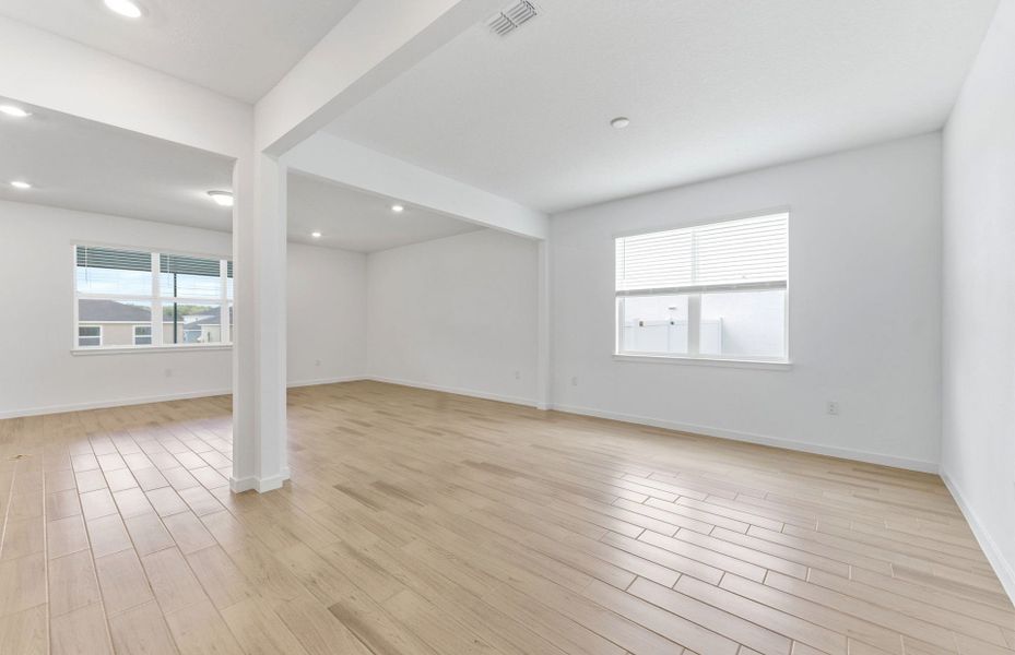 Spacious, unfurnished interior of a new home in Marion Ranch, Ocala (Image 26).