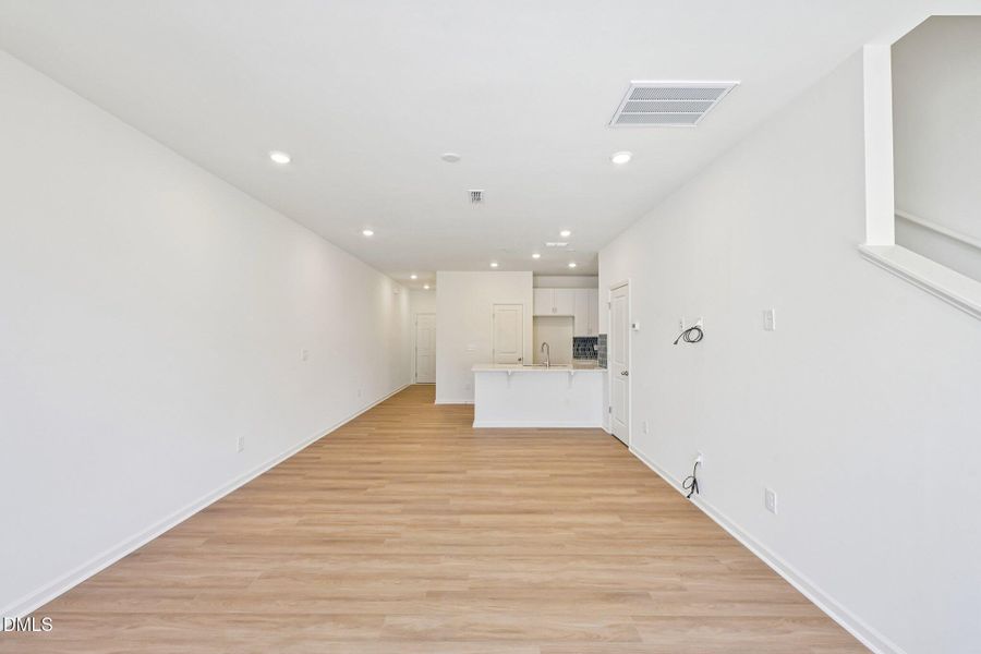 9-web-or-mls-Glen Lyon Drive-S2204-009