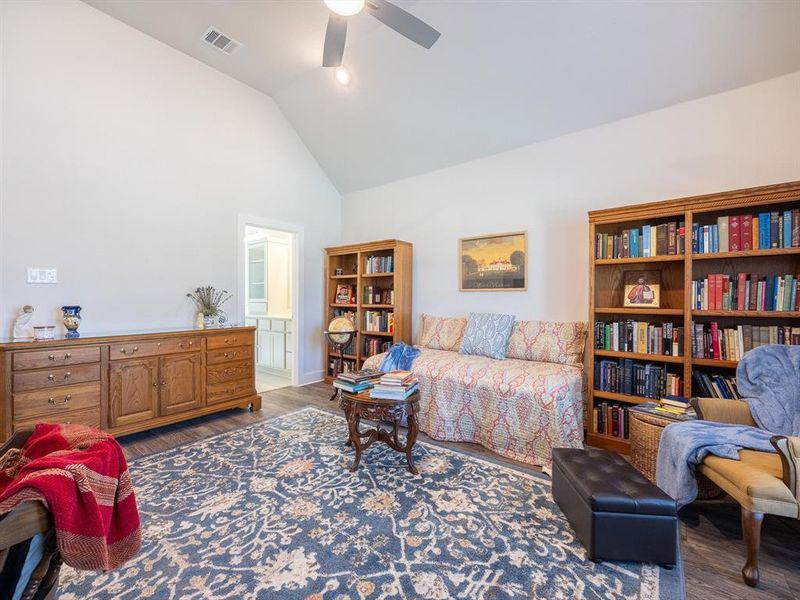 Furnished interior view inside a new home in , Waxahachie (Image 7). Furnished interior view inside a new home in , Waxahachie (Image 7).