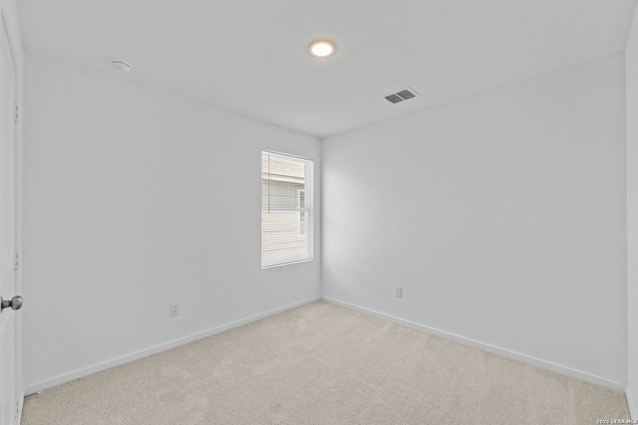 Spacious, unfurnished interior of a new home in Higdon Crossing, San Antonio (Image 25).