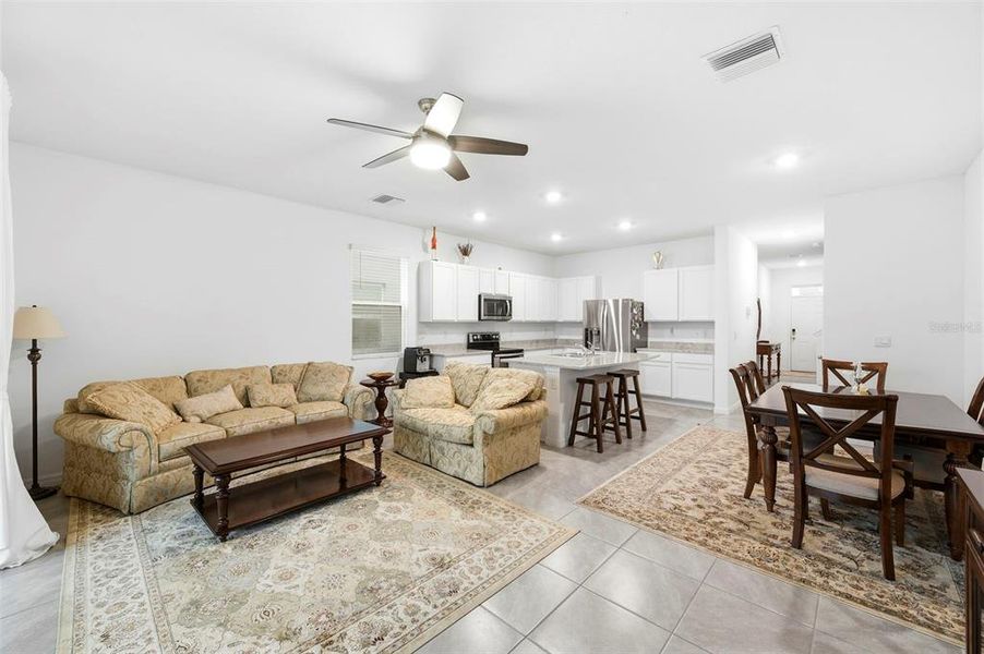 Furnished interior view inside a new home in , Apollo Beach (Image 7).