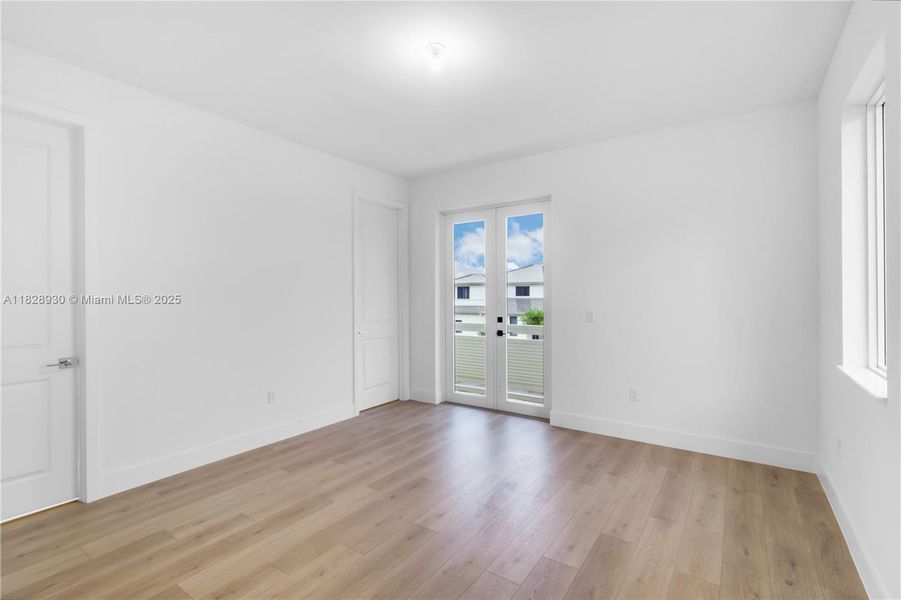 Spacious, unfurnished interior of a new home in , Davie (Image 27).