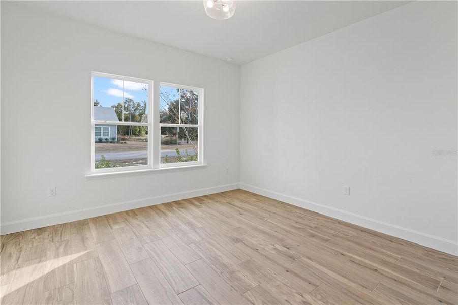 Spacious, unfurnished interior of a new home in , Bronson (Image 24).