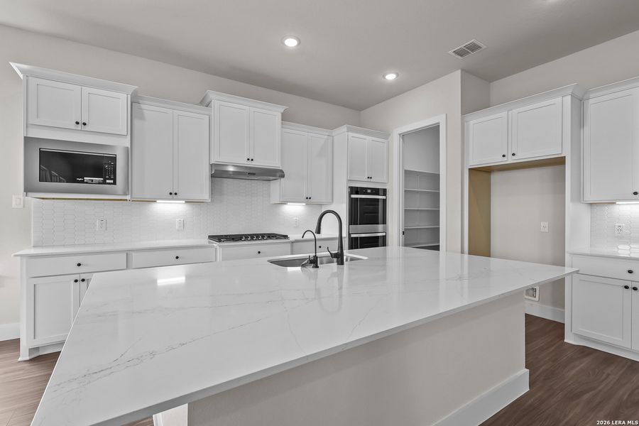 Furnished interior view inside a new home in Homestead, Schertz (Image 9).
