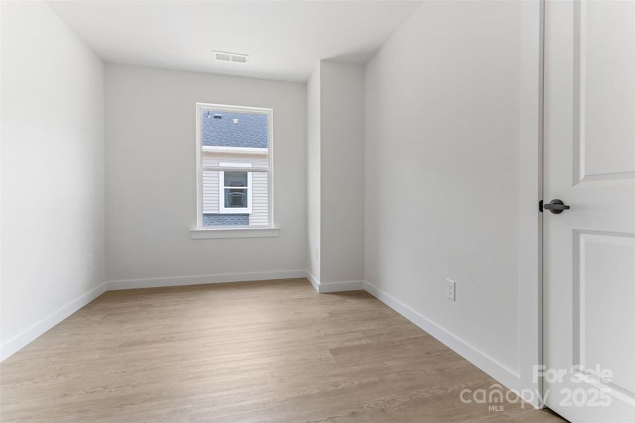 Spacious, unfurnished interior of a new home in , Hickory (Image 14).