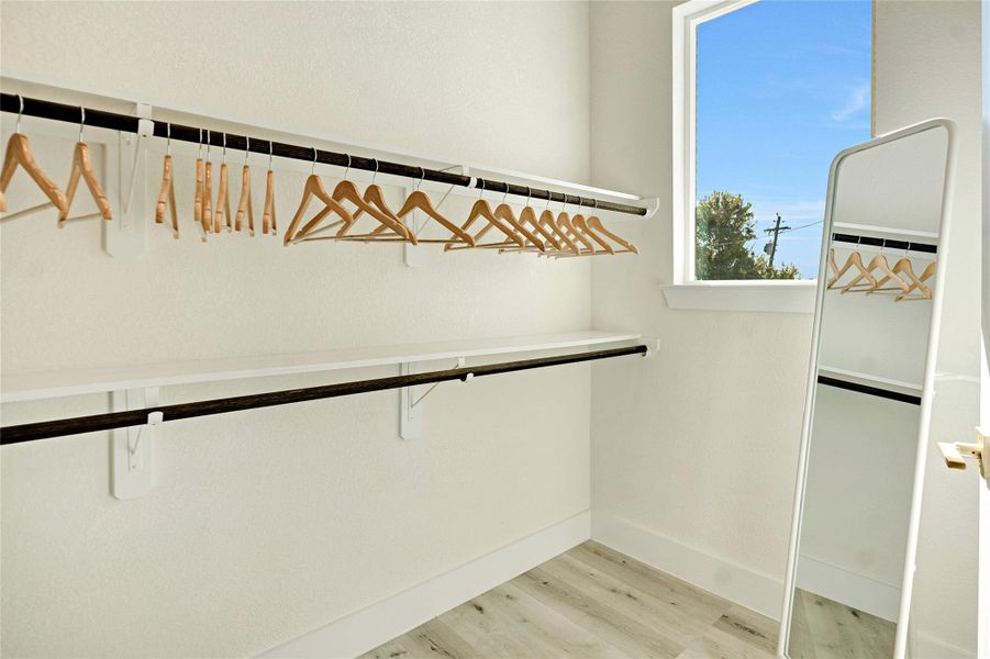 Spacious, unfurnished interior of a new home in , Houston (Image 24).