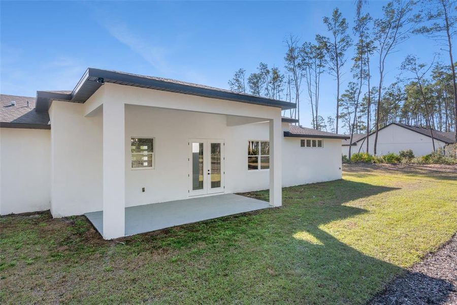 Exterior details and patio area of a home in , Eustis (Image 4).