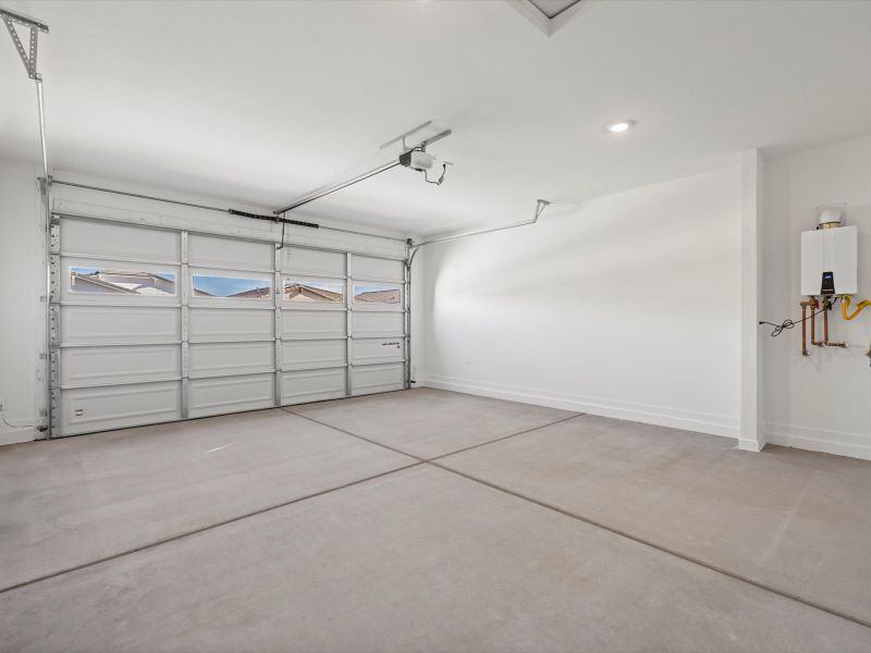Spacious, unfurnished interior of a new home in Entrada Estate Series, Tolleson (Image 21).