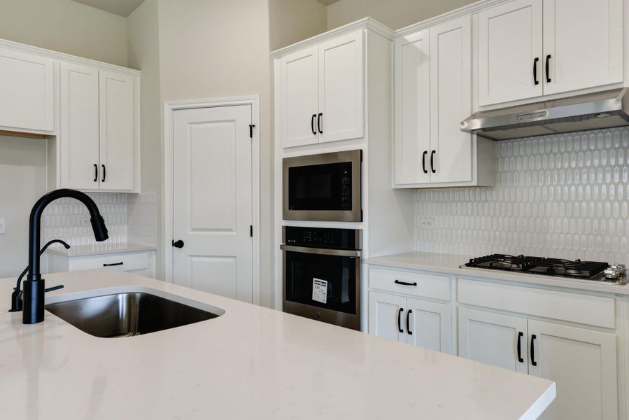Representative furnished interior of a home built from the Sage by Ashton Woods in Arcadia Ridge, San Antonio (Image 4).